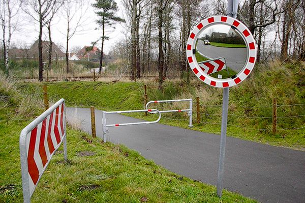 Gadespejl som modstår vindtryk