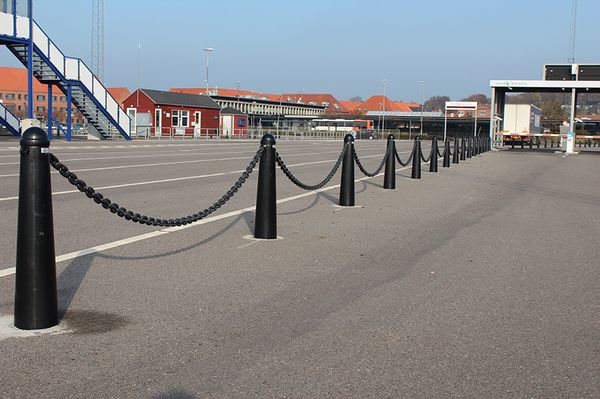 Afspærring stele med monteret kæde