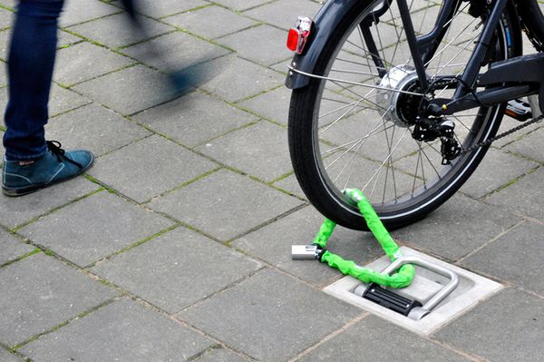 morfin Bølle antage Motu kædeholder - ideel og pladsbesparende cykelparkering