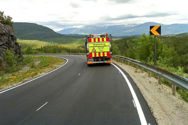Vandbaseret vejstribemaling