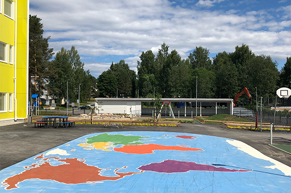 DecoMark verdenskort på finsk skole