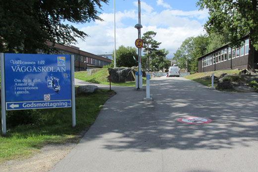 No-smoking signs outside Vägganskolan